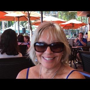 Meet your Posher, Suzanne